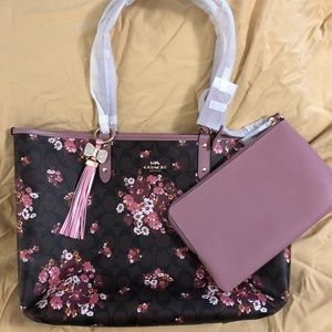 🆕🌸🍂NWT, Coach Medley Bouquet ReversableTote🌸🍂